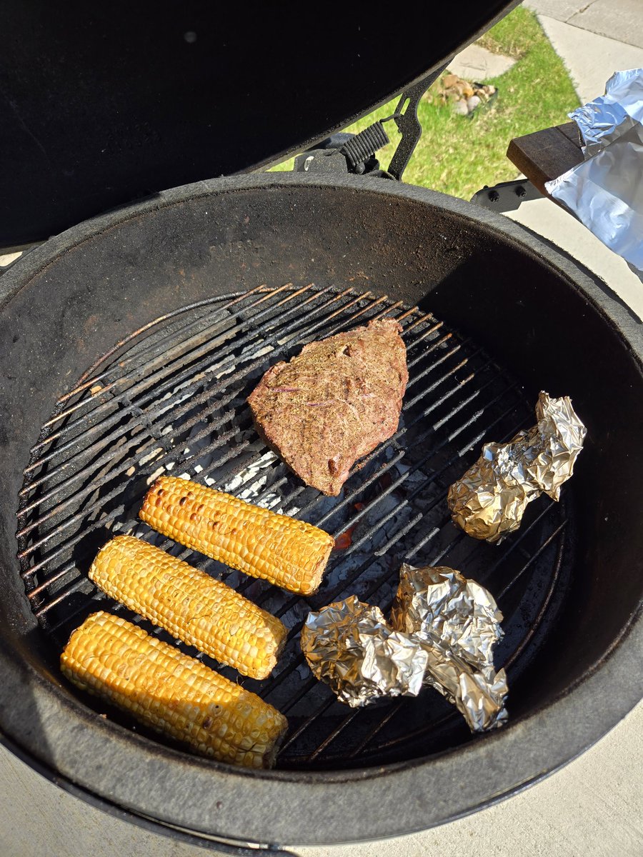 Vitosgrill's tweet photo. Couple of pictures from today's grilling session.. https://t.co/Elv5Wxp1hd