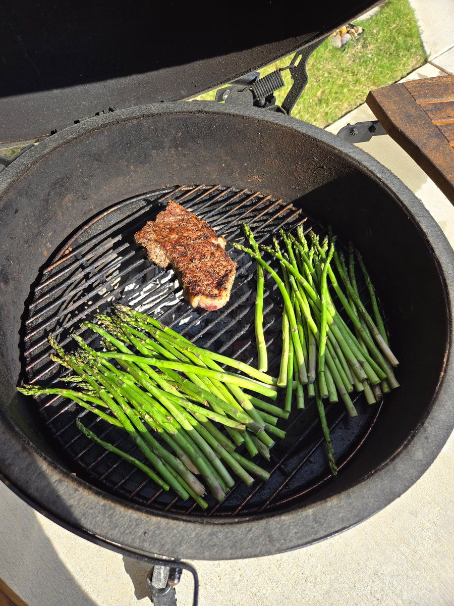 Vitosgrill's tweet photo. Couple of pictures from today's grilling session.. https://t.co/Elv5Wxp1hd