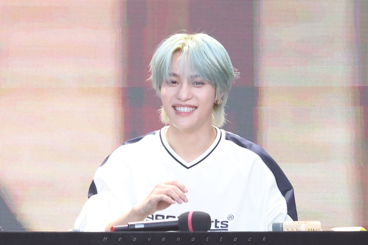 heavenattack1's tweet photo. 240728 Busan fansign
Raw pics, 3p
Kawai😊
#YANGYANG #刘扬扬 #양양 #ヤンヤン #威神V #WayV #NCT https://t.co/3BTddZx0Ra