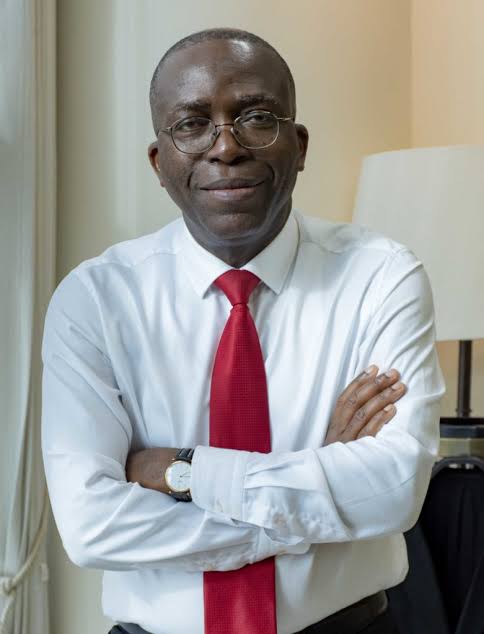 Un expert voleur qualifié devient un donneur de leçon😳
Le ridicule ne tue pas au Congo.