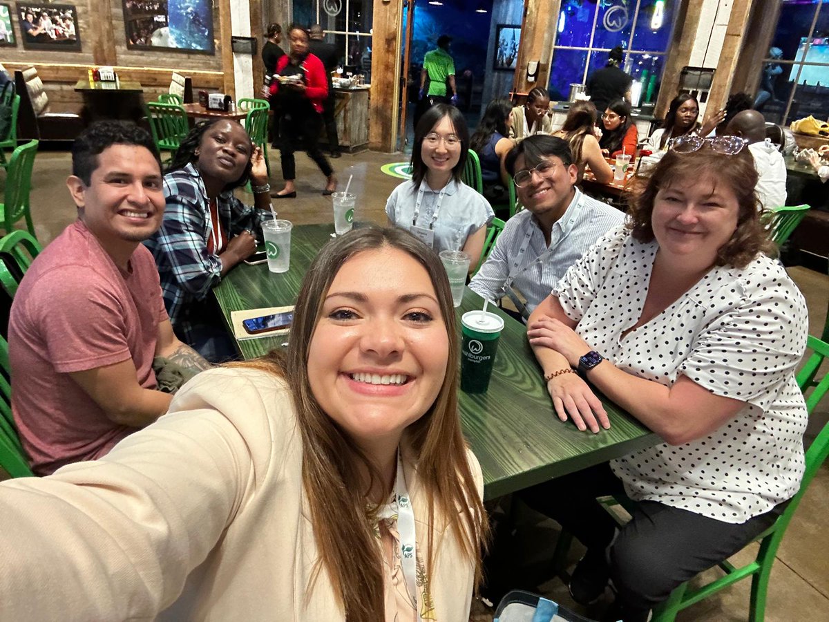 Mariela Fernandez 🇨🇷 (@mariela24fdez) on Twitter photo Some 📸 of #PlantHealth2024 so far, from a great Network Analysis workshop taught by <a href="/PlexAaron/">Aaron Plex</a>, <a href="/robledo_jacobo/">Jacobo Robledo</a>, and <a href="/Garrett_Lab/">Karen Garrett</a>. Reconnecting and meeting new people. 😊🌱 Some 📸 of #PlantHealth2024 so far, from a great Network Analysis workshop taught by <a href="/PlexAaron/">Aaron Plex</a>, <a href="/robledo_jacobo/">Jacobo Robledo</a>, and <a href="/Garrett_Lab/">Karen Garrett</a>. Reconnecting and meeting new people. 😊🌱