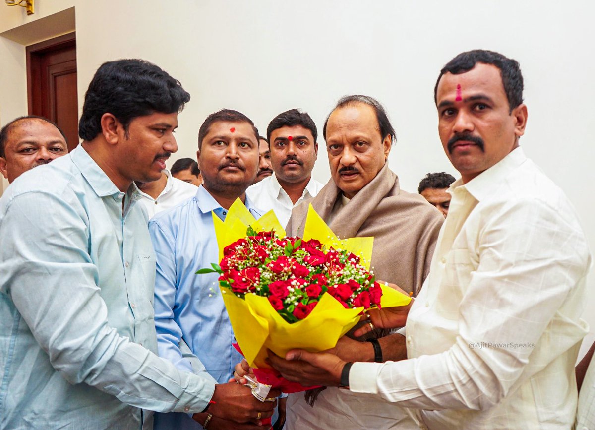 Ajit Pawar (@ajitpawarspeaks) on Twitter photo рдиреЗрд╣рдореАрдкреНрд░рдорд╛рдгреЗ рдЖрдЬ рд╕рдХрд╛рд│реА рджреЗрд╡рдЧрд┐рд░реА рдирд┐рд╡рд╛рд╕рд╕реНрдерд╛рдиреА рд░рд╛рдЬреНрдпрднрд░рд╛рддреВрди рдЖрд▓реЗрд▓реНрдпрд╛ рдЕрдиреЗрдХ рдирд╛рдЧрд░рд┐рдХ, рд╕рд╣рдХрд╛рд░реА, рдорд╛рддрд╛-рднрдЧрд┐рдиреАрдВрдиреА рд╡рд┐рд╡рд┐рдз рд╡рд┐рд╖рдпрд╛рдВрд╡рд░ рдирд┐рд╡реЗрджрди рджрд┐рд▓реЗ. рд╕рдВрдмрдВрдзрд┐рдд рдЕрдзрд┐рдХрд╛рд▒реНрдпрд╛рдВрдирд╛ рдЬрдирддреЗрдЪреНрдпрд╛ рдЕрдбреАрдЕрдбрдЪрдгреА рд╕реЛрдбрд╡рд┐рдгреНрдпрд╛рд╕рд╛рдареА рдпреЛрдЧреНрдп рддреНрдпрд╛ рд╕реВрдЪрдирд╛ рдХреЗрд▓реНрдпрд╛ рдЖрд╣реЗрдд. рдиреЗрд╣рдореАрдкреНрд░рдорд╛рдгреЗ рдЖрдЬ рд╕рдХрд╛рд│реА рджреЗрд╡рдЧрд┐рд░реА рдирд┐рд╡рд╛рд╕рд╕реНрдерд╛рдиреА рд░рд╛рдЬреНрдпрднрд░рд╛рддреВрди рдЖрд▓реЗрд▓реНрдпрд╛ рдЕрдиреЗрдХ рдирд╛рдЧрд░рд┐рдХ, рд╕рд╣рдХрд╛рд░реА, рдорд╛рддрд╛-рднрдЧрд┐рдиреАрдВрдиреА рд╡рд┐рд╡рд┐рдз рд╡рд┐рд╖рдпрд╛рдВрд╡рд░ рдирд┐рд╡реЗрджрди рджрд┐рд▓реЗ. рд╕рдВрдмрдВрдзрд┐рдд рдЕрдзрд┐рдХрд╛рд▒реНрдпрд╛рдВрдирд╛ рдЬрдирддреЗрдЪреНрдпрд╛ рдЕрдбреАрдЕрдбрдЪрдгреА рд╕реЛрдбрд╡рд┐рдгреНрдпрд╛рд╕рд╛рдареА рдпреЛрдЧреНрдп рддреНрдпрд╛ рд╕реВрдЪрдирд╛ рдХреЗрд▓реНрдпрд╛ рдЖрд╣реЗрдд.