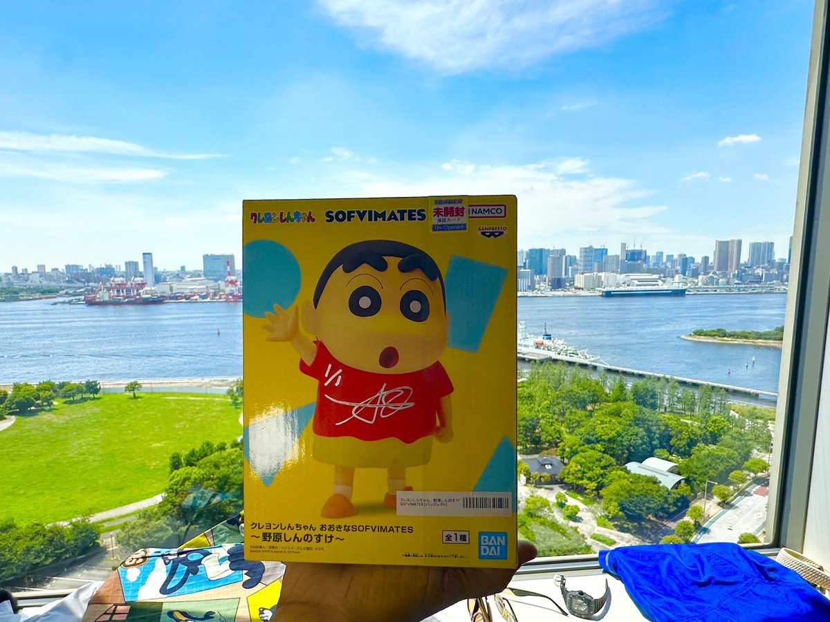 AndrewE_Dongalo's tweet photo. Good morning Tokyo...!!! It feels so good to have this Shin Chan Sofvimates Signed by the voice of Shin Chan in the Philippines --- Andrew E. 🤩🤩🤩 Me...!!! Haha!!! #shinchan #andrewE #philippines #japan 🇵🇭🇯🇵 https://t.co/4nJ3S6wLZV