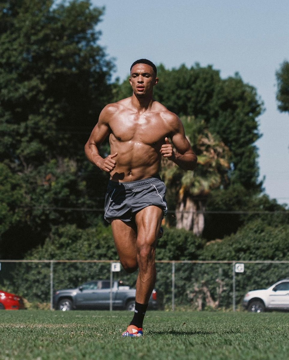 FitFamousMales's tweet photo. Trent Arnold-Alexander 😍🔥 https://t.co/h1UziGo4qo