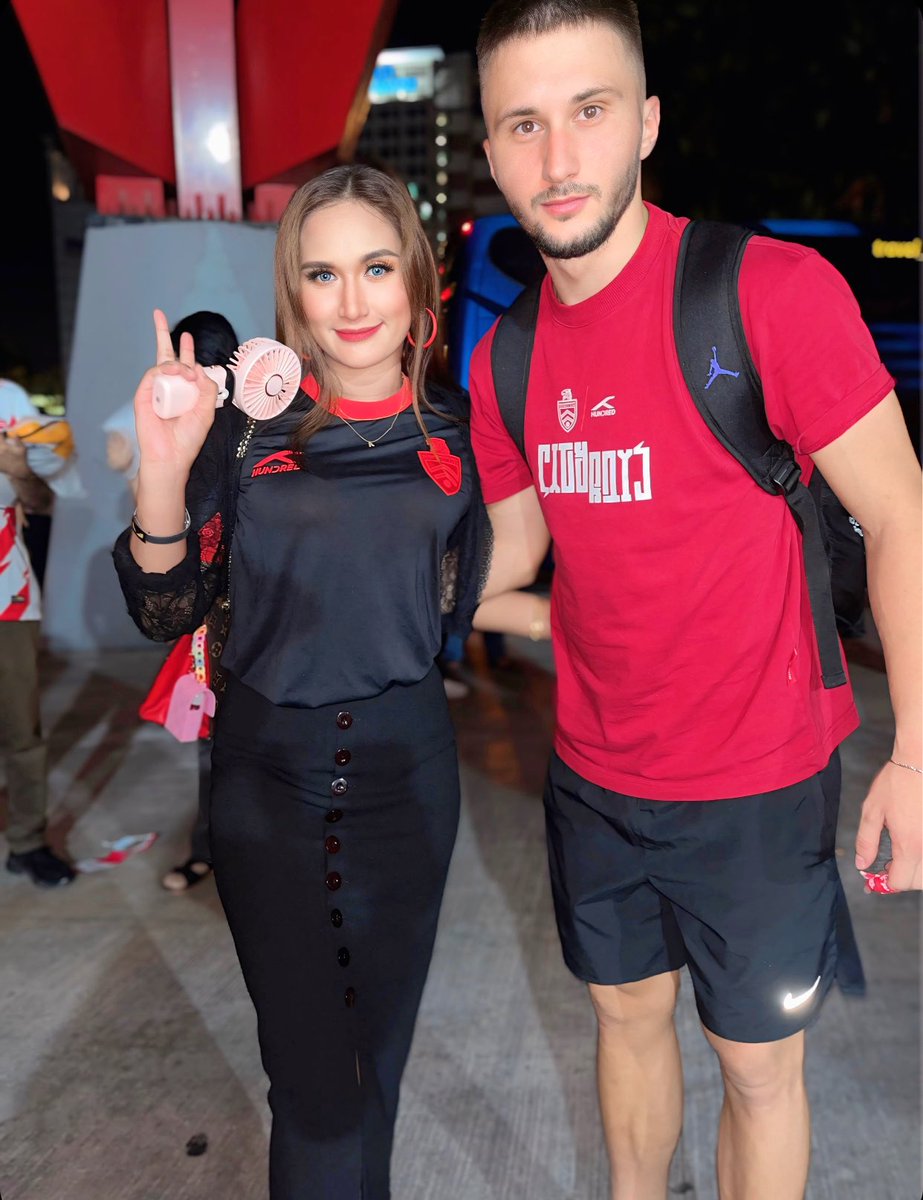 nursyuhada_7's tweet image. With Jovan Motika 7 ☺️☺️

Hvala ti ☺️☺️☺️☺️🥰

#JovanMotika #KLCITY #KlCityFC
#KualaLumpurCityFc
#SampaiMatiKualaLumpur