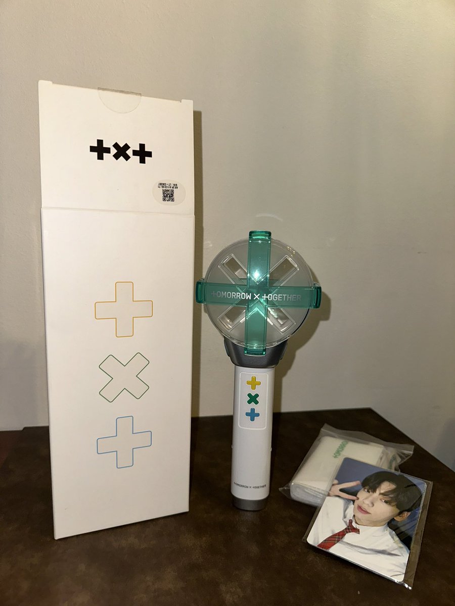 mocholma's tweet photo. WTS LFB
TXT Official Lightstick
Moabong

Used once in Act: Lovesick

Good condition
Full inclusion
No damages

PHP 1,200

Location: Pasay City https://t.co/Ty86PvM1e1