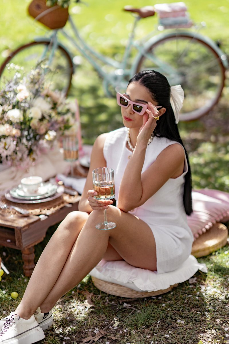 EVENglobal's tweet photo. Thank you so much The Copper Room by Flying Solo @flyingsolonyc @flyingsolo_pr
Style, video and photo @barbararaw.photo
Decorations @rosalia_newyork
Model @shirin.hojayeva
Make up &amp; hair style @makeup.matros
Flowers @theflowerlab.newyork
Marshmallows @tastyslice.nyc #evenbags https://t.co/GQzLt4JtHA