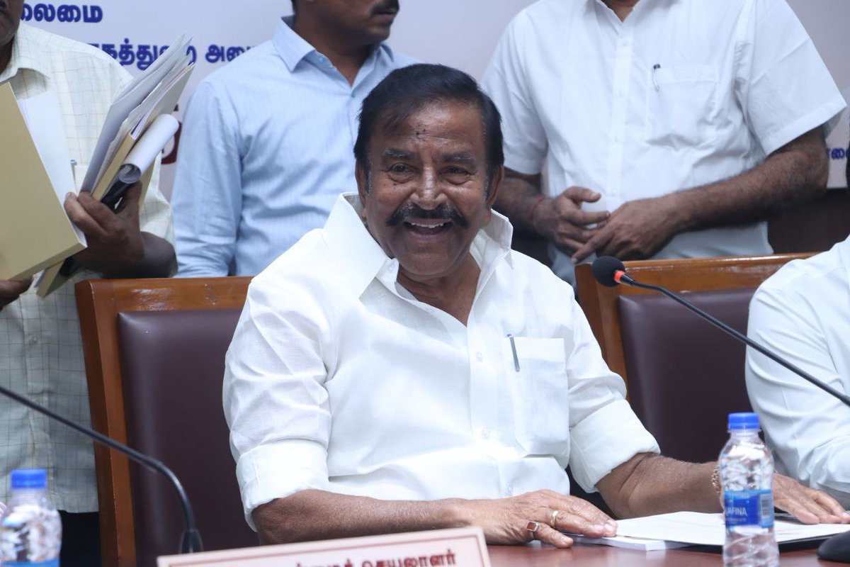 KN_NEHRU's tweet photo. சென்னை, கலைவாணர் அரங்க கூட்டரங்கில் இன்று (29.07.2024) எனது தலைமையில் அனைத்து மாநகராட்சிகள், நகராட்சிகளில் மேற்கொள்ளப்படும் வளர்ச்சித் திட்டப் பணிகள் மற்றும் வடகிழக்குப் பருவமழை முன்னேற்பாட்டுப் பணிகள் குறித்த ஆய்வுக் கூட்டம் நடைபெற்றது.

இந்நிகழ்வில் அரசு உயர் அதிகாரிகள் மற்றும் அரசு உயர்  அலுவலர்கள் கலந்து கொண்டனர்.

#DMK | #MKStalin | #KNNehru | #Trichy | #Chennai | #Dravidanmodel