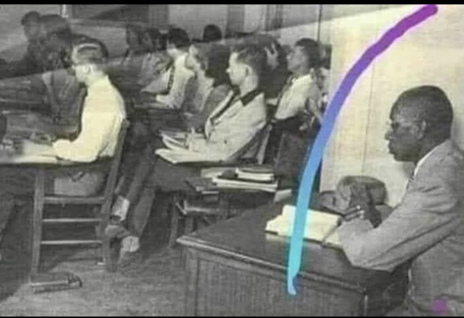 "جورج ماكلورين "
أول رجل أسود تم قبوله بجامعة أوكلاهوما في العام 1948 وقد أُجبر على الجلوس في زاوية بعيدا عن زملاء الدرس من البيض ،لكن اسمه خُلّد في قائمة الشرف لأفضل ثلاثة طلاب مروا بتاريخ الجامعة بأكملها .