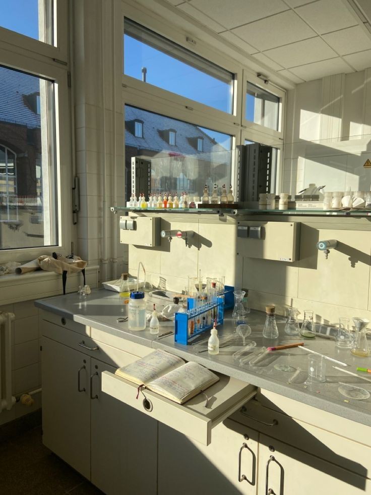 adrndarmt's tweet image. ✧･ﾟ:* updating (4 new s.y.) *:･ﾟ✧

hiii, i'm aedi! not new to #studytwtph
looking for moots...

👤 '04 liner (he/him) -- intp
👨‍🔬  year 2 bs medtech
🐢  likes music, movies, anime, stu(dying) &amp;amp; books 

♡ / ↺ are appreciated
#medtechtwt #studytwt