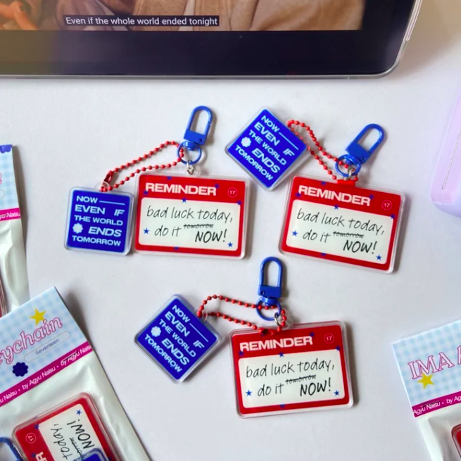 (WW ORDER) ☆ IMA - Seventeen Keychain by <a href="/agyunaisu/">⭑.ᐟ agYuu naAisuu</a> 

• UV-printed double-sided acrylics
• Main keychain 6CM | mini charm 3x3CM
• Red hook &amp; navy ball chain

Shop at lazy-apartment.shop or DM us for bulk orders (more than 10)! 💌 

#wwgo #wworder #kpopgo