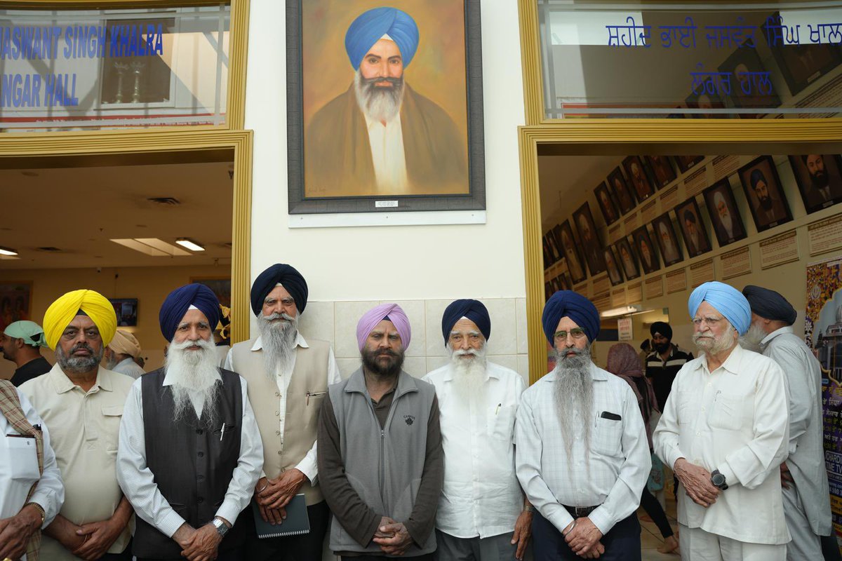 Sri Guru Singh Sabha Gurdwara Surrey’s Langar Hall has been named in honor of top human rights defender Shaheed Bhai Jaswant Singh Khalra. 

His wife, Bibi Parmjeet Kaur Khalra, unveiled the plaque dedicating the Langar Hall to Bhai Sahib. 

In 1995, Punjab Police abducted,
