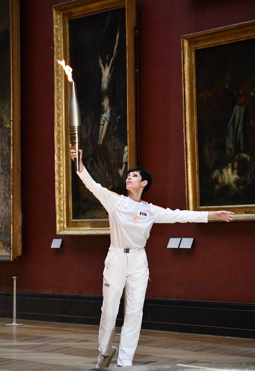 Cet investissement sans précédent résulte de la volonté d’<a href="/EmmanuelMacron/">Emmanuel Macron</a>:
- c’est le Grand Palais qui rouvre après près de 4 ans de travaux et 500M€ d’investissements. 
- c’est le château de Versailles bénéficiaire de la plus grande campagne d’investissements depuis sa