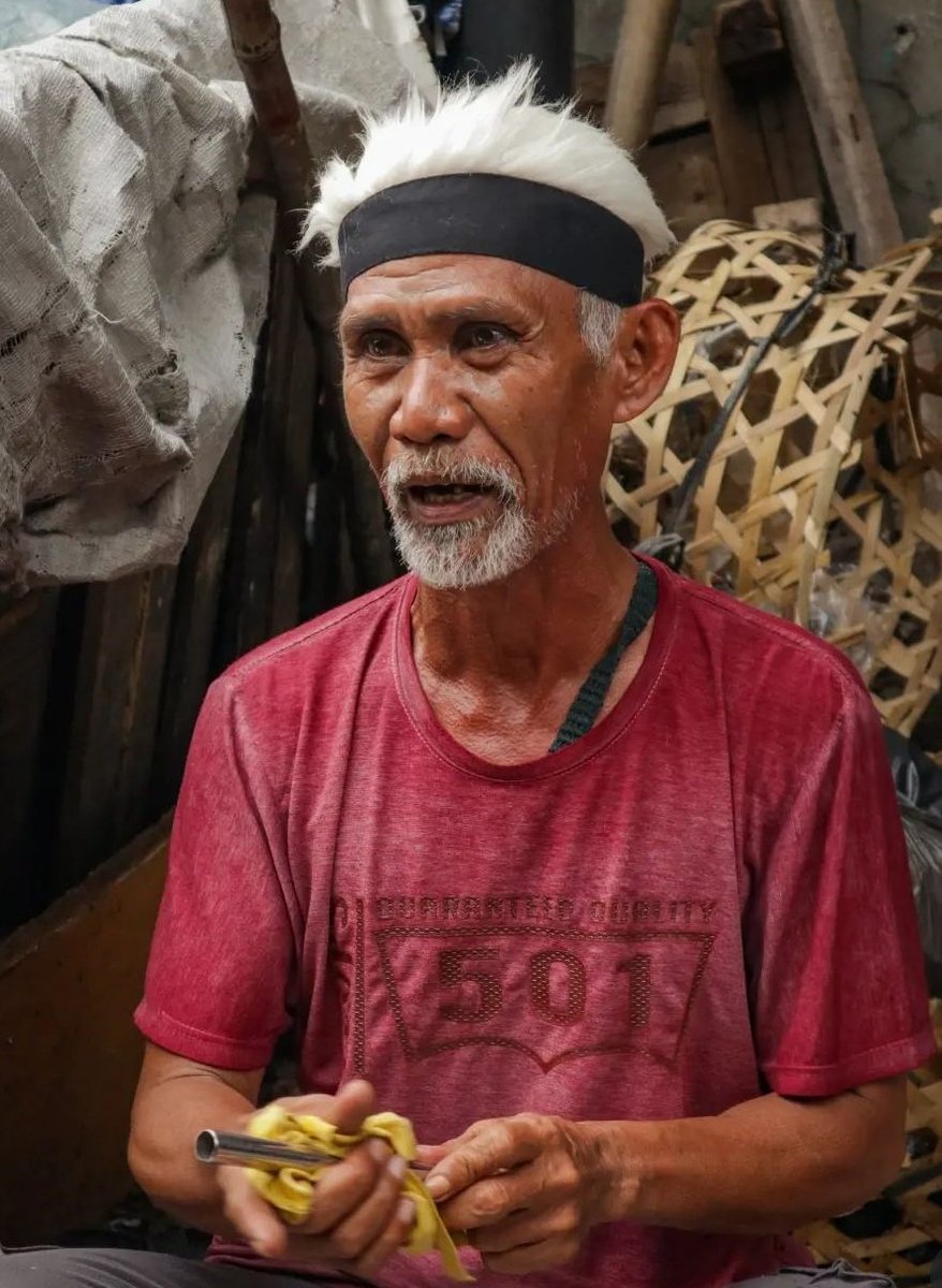 Levi Strauss &amp; Co. atau dikenal sebagai Levi's (dibaca /ˈliːvaɪz/) adalah produsen pakaian asal Amerika Serikat yang didirikan pada tahun 1853 oleh Levi Strauss