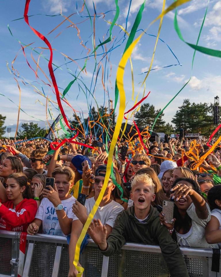 mrehantahir's tweet image. Happy to see 35,000 kids from around the world at the Norway Cup 2024 opening! Let&apos;s commit to ensuring a bright future for our children. 🇵🇰🇳🇴
Street Child Team Pakistan @Maidaanpk01 
📸 Megapiksel ⚽️ #NorwayCup2024 #HopeForFuture @NorwayinPak @NorwayMFA