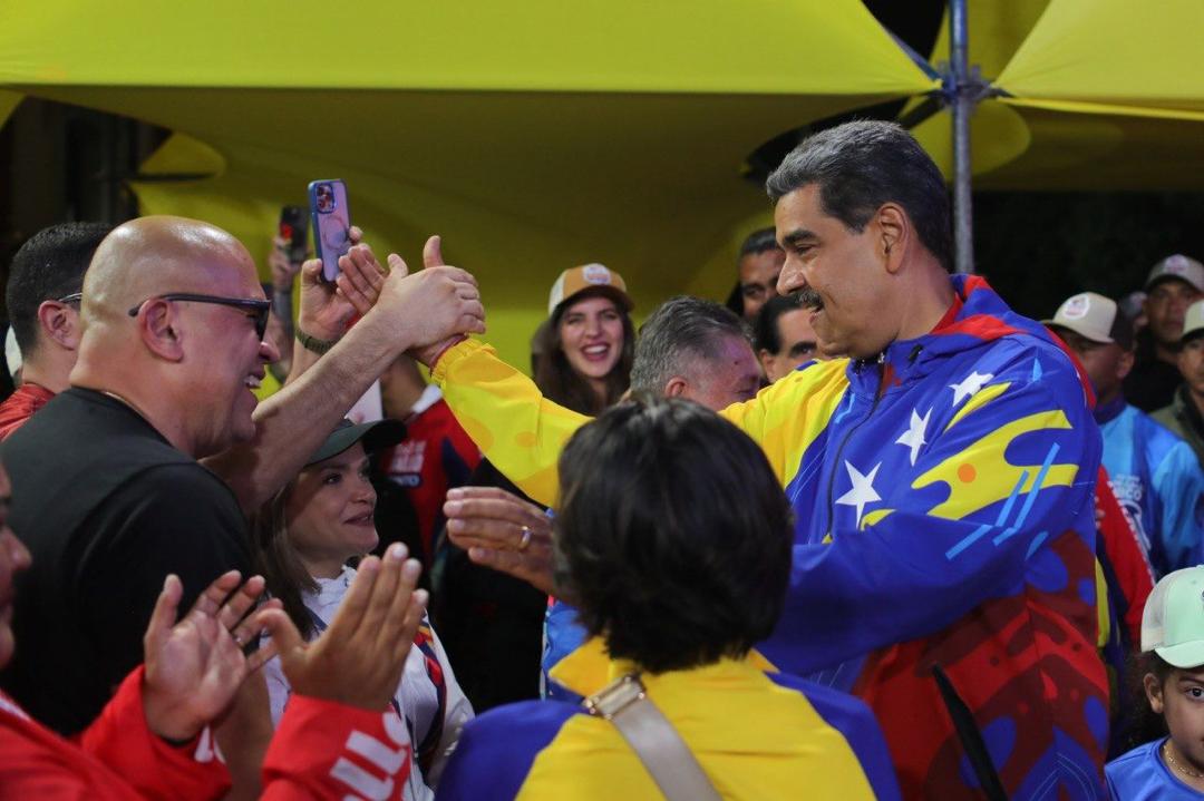 jaarreaza's tweet photo. ¡Qué clase de victoria la del Presidente @NicolasMaduro! Después de la agresión imperialista más brutal contra nuestra economía y sociedad, logra un triunfo inobjetable.

El venezolano es un pueblo heroico. Capaz de resistir y crecerse en las dificultades. Ganamos en buena lid. https://t.co/vacmOR8kGh