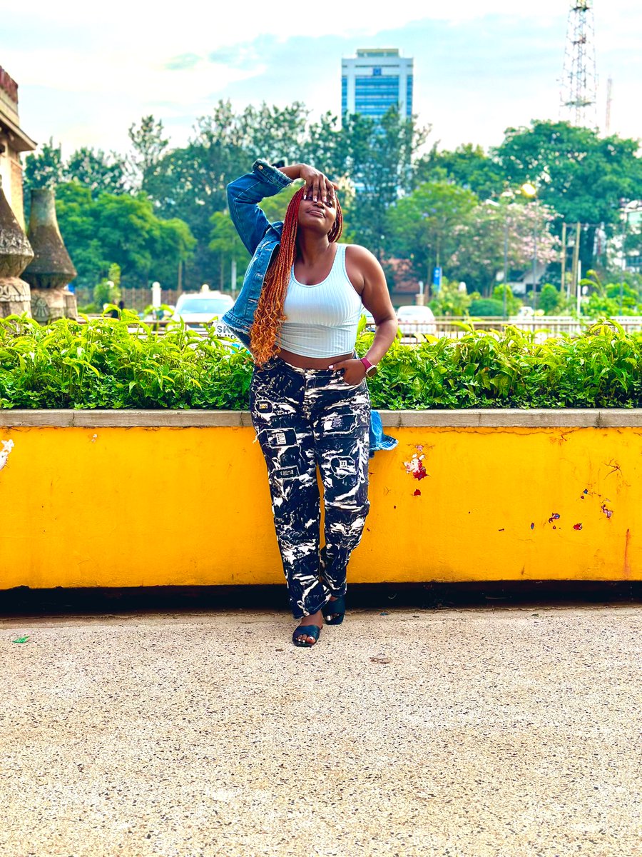 MarcahCaroline's tweet photo. The audacity to mock a man bcz he’s unable to buy you stuff you can’t even halfway afford yourself is unmatched madness…
There are platforms with ready buyers for you sista with your “mobile capital” join them wetunde bibyo no one will judge you.
Happiness is the goal😊😉🙏🏾 https://t.co/eZ47AGegoO