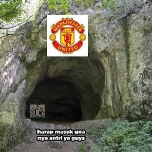 MuhammadiyinGL's tweet photo. Fans MU, masuk goa nya antri ya guys. Dah ditunggu fans NU di dalam. https://t.co/PQp1PvjdST