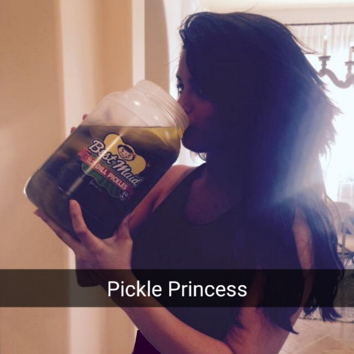 loveofselena_'s tweet photo. That's #PicklePrincess https://t.co/vbsoenFDH9