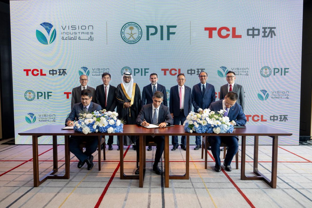 TCL_Solar's tweet photo. An exciting news from shareholder TCL ZHONGHUAN! A subsidiary of TCL Zhonghuan Renewable Energy has signed an agreement with Saudi Arabia’s Public Investment Fund (PIF) and Vision Industries to begin producing 20 GW of solar ingots and wafers per year in the country. https://t.co/Hn61jwrwDf