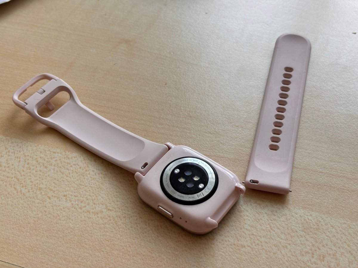 ITmixCZ's tweet photo. 👒 Amazfit Active ⌚  nabízí přes 120 sportovních režimů, hodnoty PAI, dobu regenerace, AI trenéra a GPS. 

💁‍♀️ Hodinky podporují telefonování, přijímání oznámení a mají bohatou paletu funkcí. 

Jestli chcete znát více detailů, klikněte na ➡️ 
https://t.co/g3pMxfohSX https://t.co/OaGs2848ID