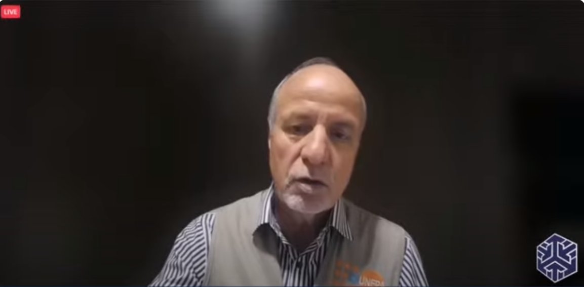 📊 Dr. <a href="/ShabanehLuay/">Dr. Luay Shabaneh</a> (<a href="/UNFPAPakistan/">UNFPA in Pakistan</a> Representative) added his expert opinion while talking to the seminar 🔽
"I would like to highlight a few issues related to the importance of data, which we call the "unknown soldier" and a foundation for progress. It is crucial to enhance