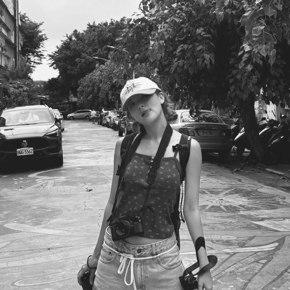 terpilwon's tweet photo. The Apartment We Won’t Share

— an #egian few tweets au https://t.co/PA7cQd0Dui