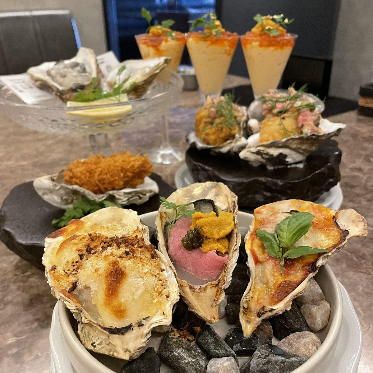 nagoya1016's tweet photo. 【牡蠣と和牛と雲丹キャビア880円が300円に🉐】
Oyster&STEAK BAR Espoir -エスポア-
🏠愛知県名古屋市中区錦３丁目１７番５ 号 EXIT NISHIKI北棟９階
栄駅徒歩1分、【Oyster&STEAK BAR Espoir -エスポア-】さん🦪産地にこだわった新鮮な牡蠣や、季節のミニパフェが人気🚩お店のInstagramをフォローすると、
牡蠣と和牛と雲丹キャビア880円が300円に🉐朝5時まで、日曜日も営業🈺