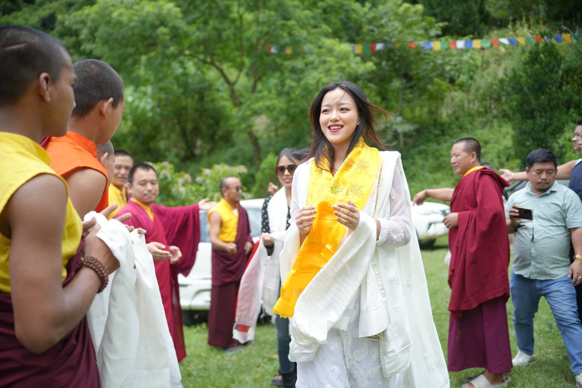 MissArunachal's tweet photo. Today was a heartwarming experience as the reigning trio @Tadu_Lunia, @Taba_Anya &amp; @Adam_Wangsu alongside the MAO, visited the Monastery Orphanage (Am Shing Thang) in Kalaktang. We were honored to spread warmth and joy by donating essentials like blankets and groceries.

@OfGoap https://t.co/jjZXSezw9j