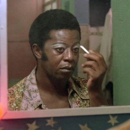 aqli_archivo's tweet photo. Como si John Water y Eloy de la Iglesia se hubieran conocido en las favelas brasileñas: así es «A rainha diaba», el criminal queer qué conoceremos mañana a las 18 en el Cine Doré 💋🔪

🎞️ Estreno en España de la versión en 4K que pasó por la Berlinale

🎟️https://t.co/efrDegi2Nn https://t.co/f85LNQRJaf