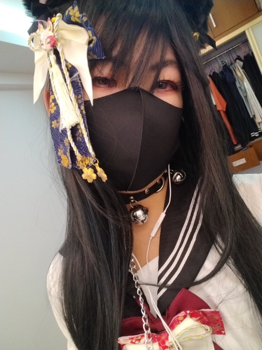 好温柔的眼神～
＃伪娘 ＃猫耳 ＃项圈 ＃JK