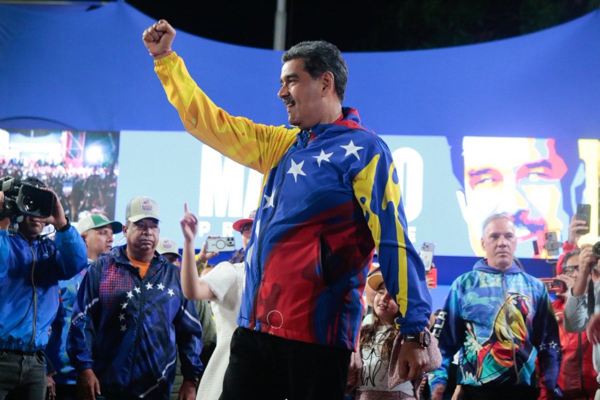 🇻🇪 Felicitamos al Presidente <a href="/NicolasMaduro/">Nicolás Maduro</a> por su reelección en las elecciones presidenciales de #Venezuela.

Hacemos un llamamiento a que la comunidad internacional reconozca la voluntad soberana del pueblo venezolano. 

📄🔗pce.es/felicitamos-al…