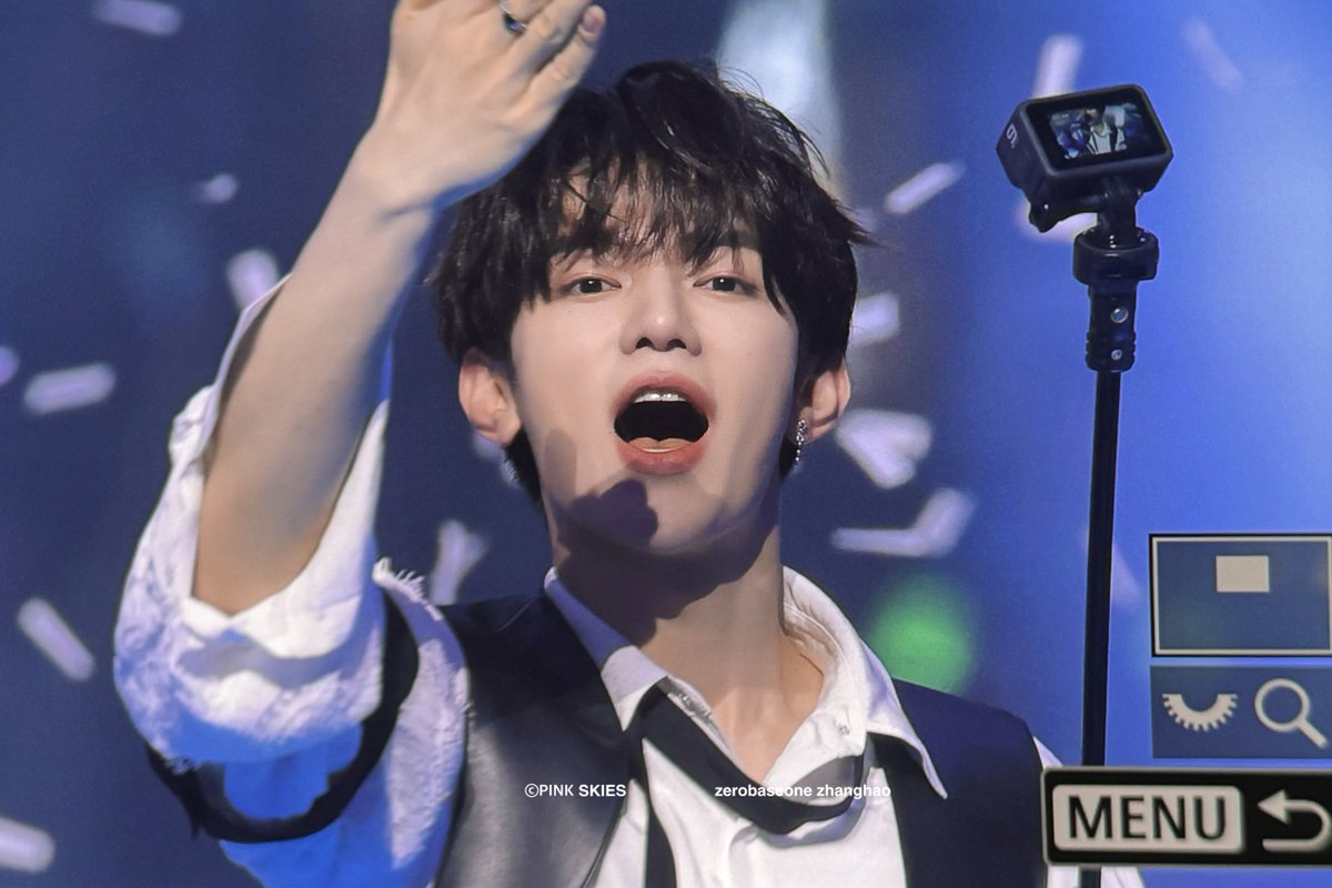 pinkskies_zh's tweet photo. 240728 수고해써 강아디 ~ #ZHANGHAO #장하오 #章昊 #ZEROBASEONE #ZB1 #제로베이스원 https://t.co/8jPu7oHuNF