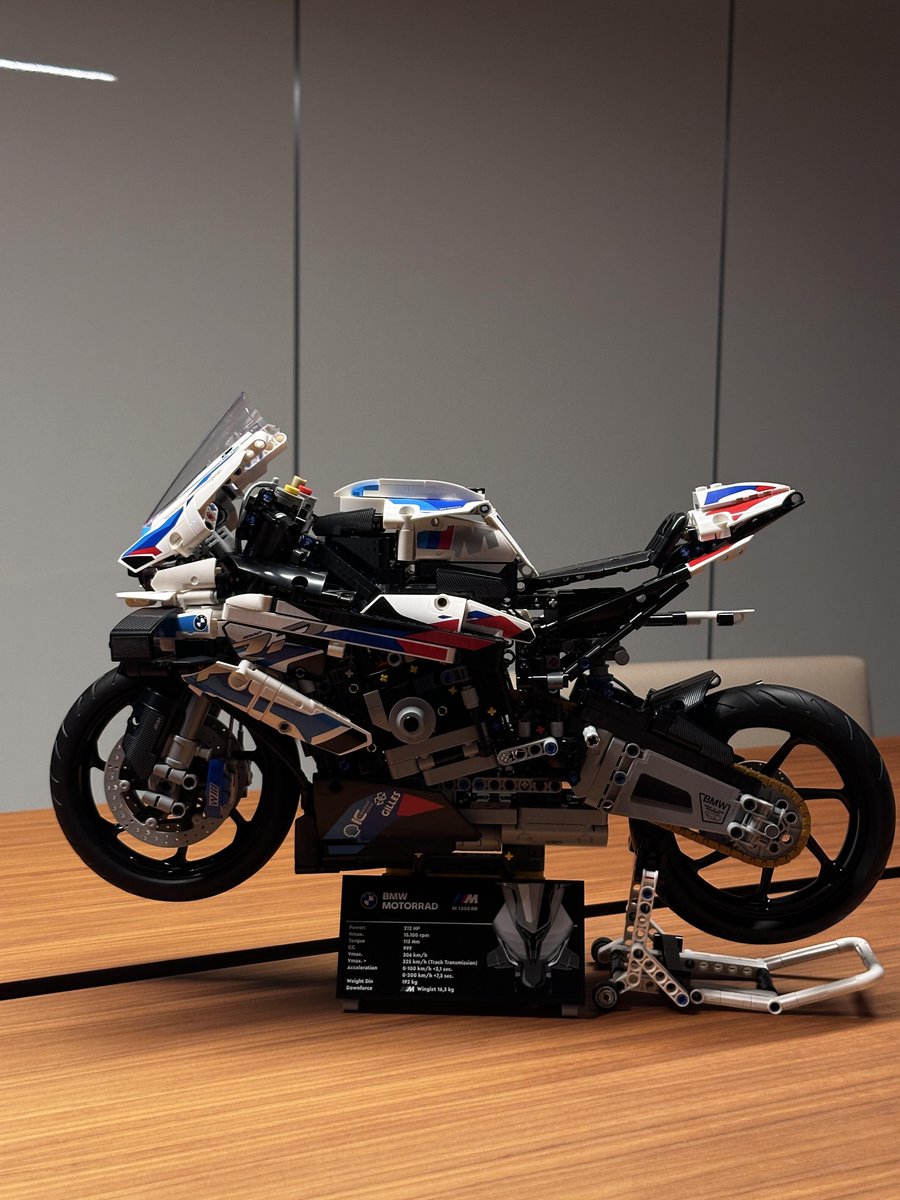 bmw m1000rr🖤のレゴ完成!