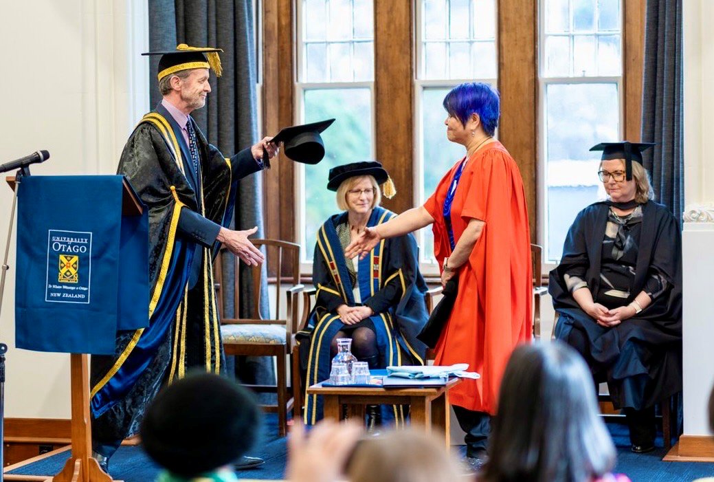 Congratulations to Professor Mindy Chen-Wishart! The University of Otago conferred upon her an Honorary Doctor of Laws, and she was also honoured with a Lifetime Achievement Award at the 17th Annual International Conference on Contracts (KCON XVII). Read: bit.ly/4diKBUD