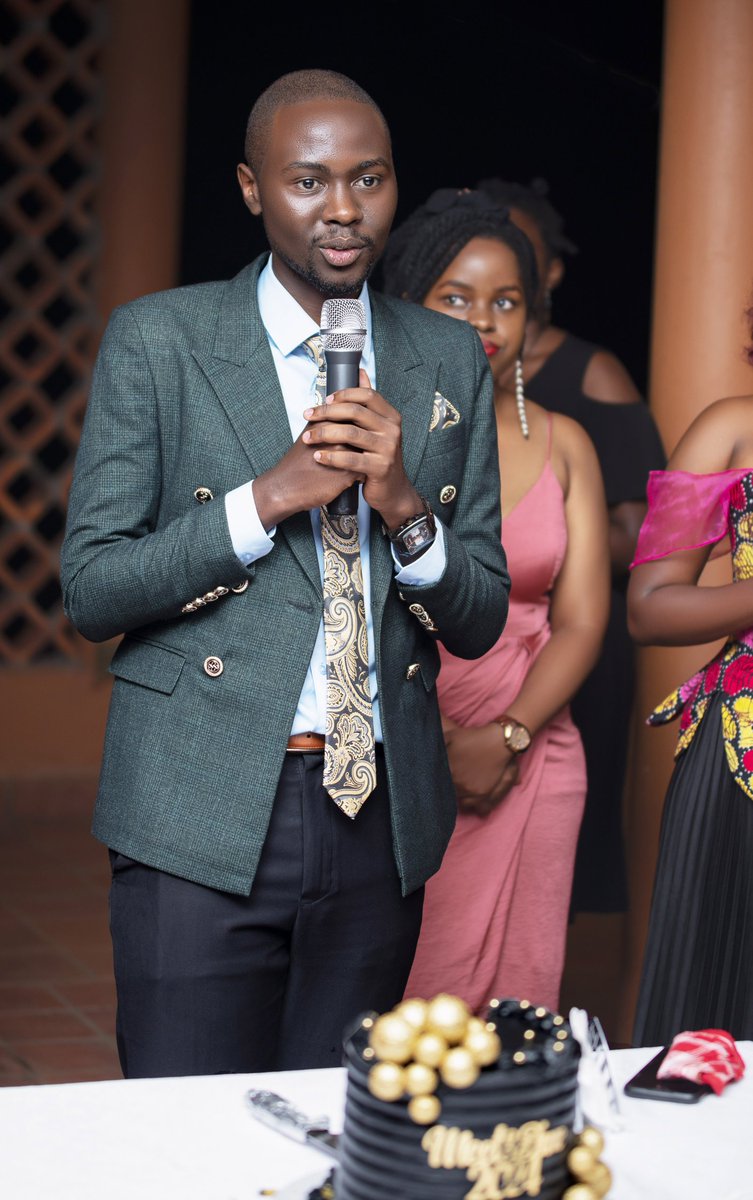 Dismas_Nuwaine's tweet photo. Pomp, style, Glamour, Thanksgiving - the whole lot. 
Had a blast at the media dinner! 🎉 Huge thanks to my comrades, the outgoing team. Proudly associated. It's been telling. 

To the incoming team, shoot even much higher, it's your move now! 🙌 

The good Lord guide thee 🤝 https://t.co/J0lba38qLN