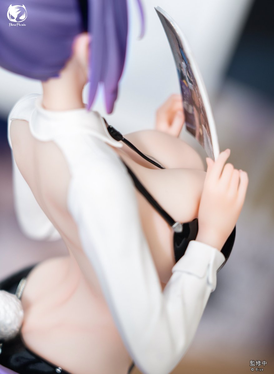 BearPanda_TOYS's tweet photo. BearPanda1/4兔女郎（兔子窝）系列手办第二弹来啦
人气插画家Biya @biya1024老师执笔的原创插画------兔女郎尤娜,将以1/4比例规格手办化!
尤娜身穿着的兔女郎套装和白色超短衬衫更加突显出凹凸有致的身材曲线，曼妙的身姿和绝佳的身材动人心弦!
在空旷的展馆中，尤娜带着期待，手中举着自己的写真画册 https://t.co/M59o2FYraP
