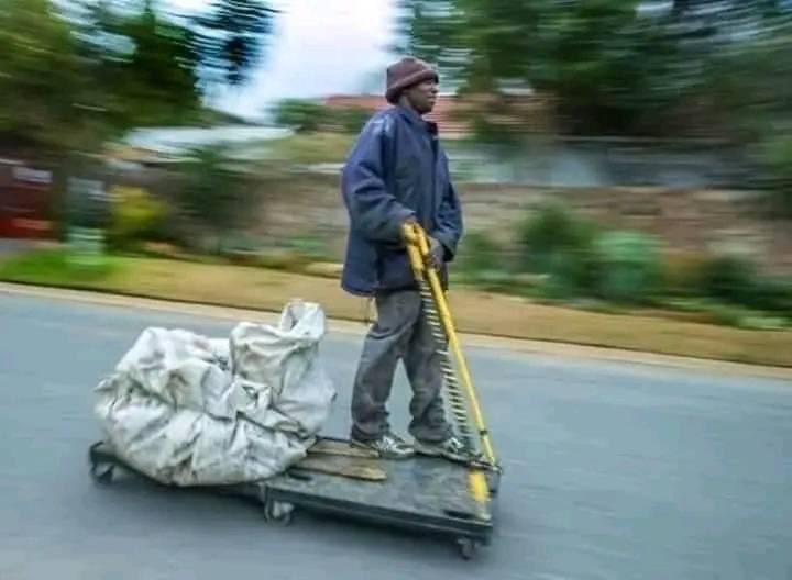 MandlaJivindava's tweet photo. This Post started at Pretoria-Hercules at 09:17 , where is it now? https://t.co/bTzPaQNecj