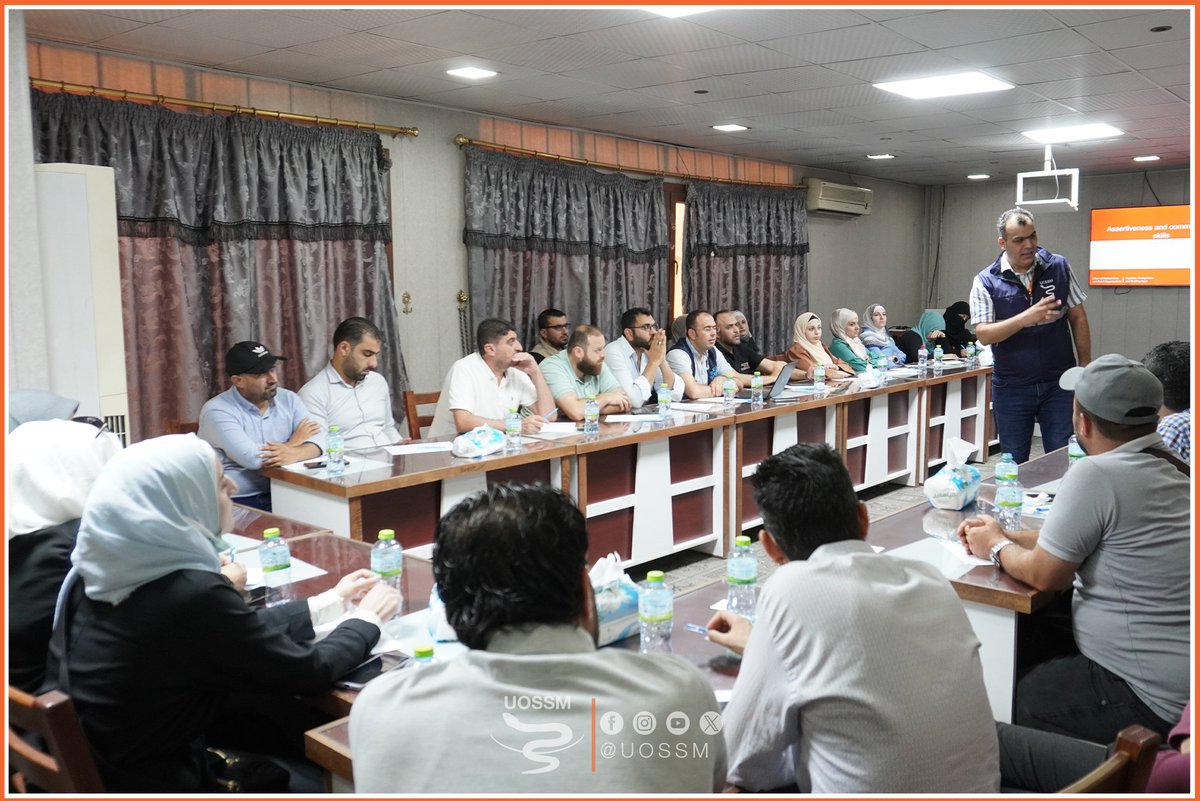 ضمن مبادرة التمكين للكفاءات المحلية التي أطلقها تحالف المنظمات غير الحكومية السورية (SNA)، استضافت مديرية صحة إدلب يوماً تدريبياً عن التفكير القيادي والمهارات الناعمة في العمل الإنساني. استهدف 45 متدرباً ومتدربة من العاملين الإنسانيين الميدانيين في المنظمات الشريكة.
#UOSSM #ادلب
