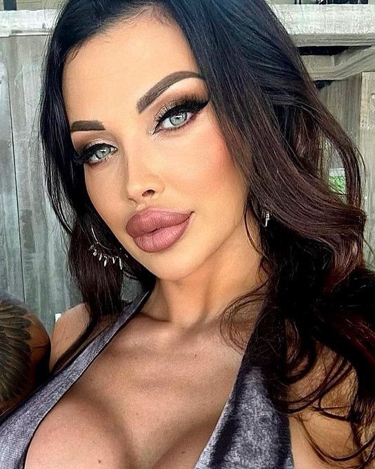 Doll face https://t.co/x0i2yR45IG