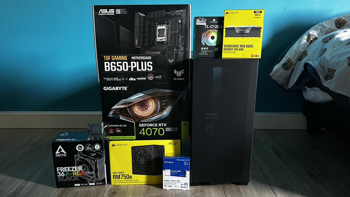 ryd2_r's tweet image. 🚨 Assemblage PC pour Aaron 🚨

Un PC très performant et simple à assembler.  Le tout avec une touche d&apos;esthétisme   

Config : custompcbelgium.com/builds/14

#pc #hardware #configpc #gamingpc