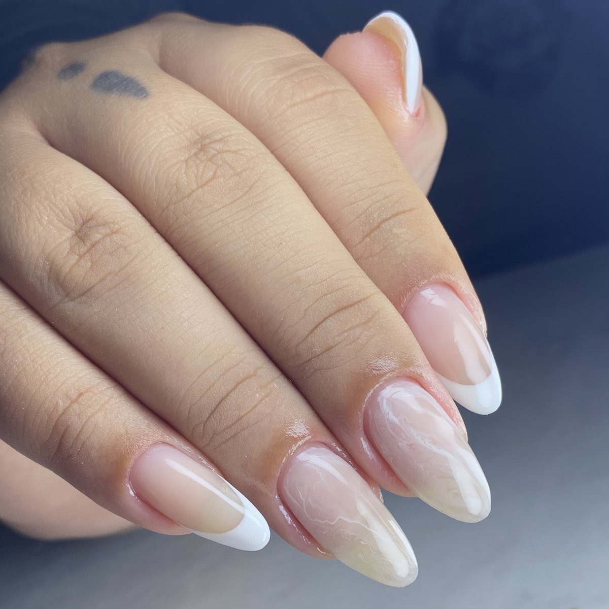 Banho de gel❤️‍🔥

✨unhas naturais sem nenhum tipo de extensor, apenas gel✨

#banhodegel #banhodegelnasunhas #gelnails #gel #gelnasunhasnaturais #unhaspinterest #unhasdecoradas #cutilagemperfeita #riodasostras #regiaodoslagos #rj