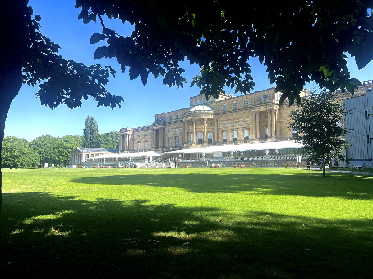 THultzapple's tweet image. Visited the home of The King and enjoyed the tour. I would highly recommend.