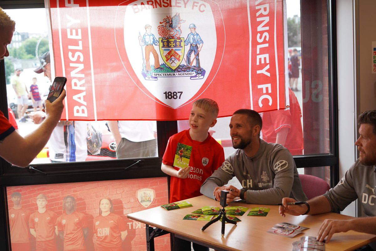 All smiles in the Reds Superstore! 😁🤳