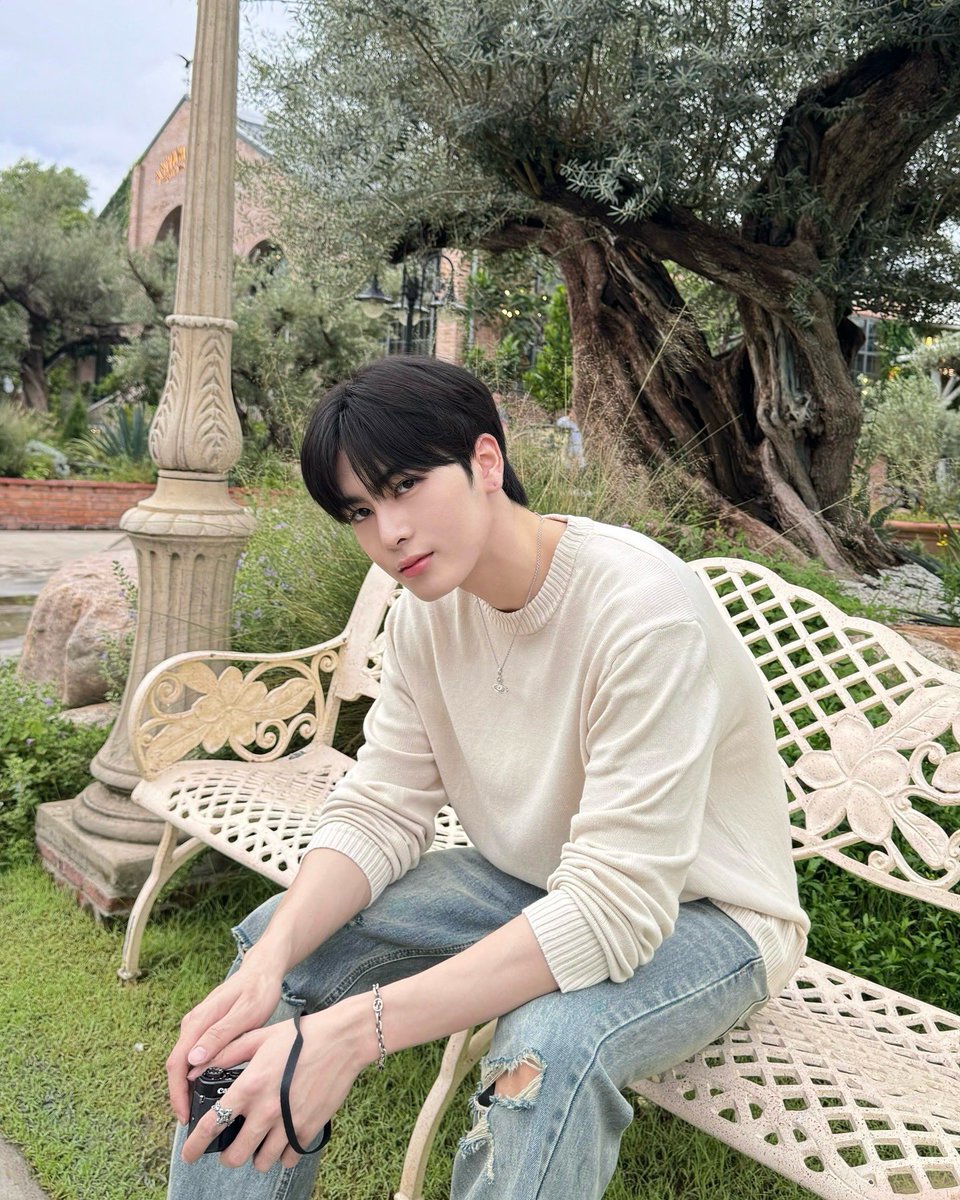 Ppsanta's tweet photo. หรือว่าควรผมสั้นกว่านี้🤔 https://t.co/7aelqEVtGz