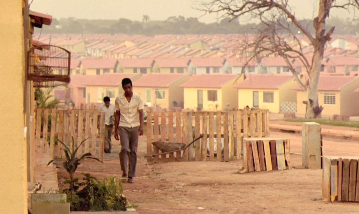 luscafusca150's tweet image. Cidade de Deus além do filme: A história de como o governo destruiu um dos bairros mais bem planejados do Rio de Janeiro.