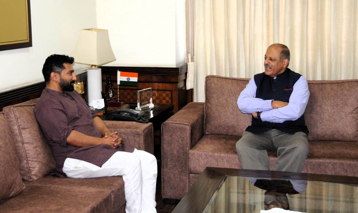 Called on Amb.<a href="/SujanChinoy/">Sujan Chinoy</a> , Director general of the Manohar Parikkar Institute for Defence Studies and Analyses, <a href="/IDSAIndia/">Manohar Parrikar IDSA, New Delhi</a> India's foremost think-tank in the field of defence, security and international relations today.