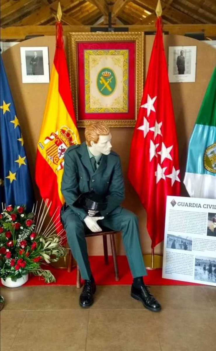 museo_rey's tweet photo. El @museo_rey del Guardia Civil quiere dar las gracias al Ilus. Sr Coronel Jefe de la Comandancia de Madrid D. Diego Pérez de los Cobos, un hombre de Honor, que hoy ha querido ilustrarnos con su visita, acompañado del Alcalde de D. Jaime Peral y Mandos de la Comandancia. https://t.co/MOkXpPtOwB
