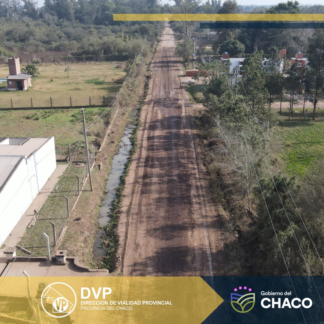 ChacoDvp's tweet photo. 🚧Vialidad Provincial continúa con los trabajos de mejoramientos de calles en Resistencia. Actualmente trabaja en el ripio de las avenidas Vélez Sarsfield y Facundo Quiroga. https://t.co/3XFaXqNM41