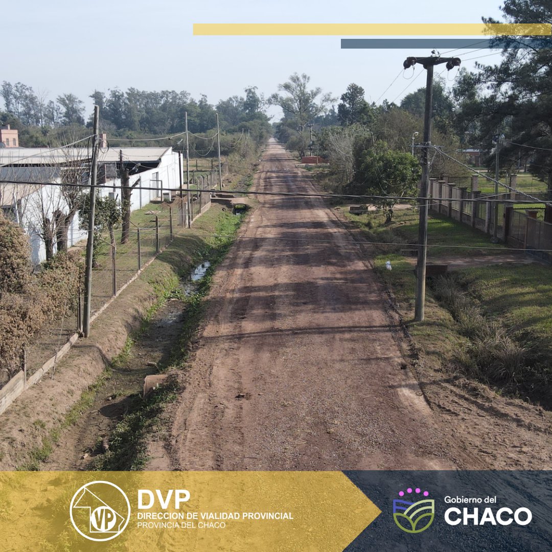 ChacoDvp's tweet photo. 🚧Vialidad Provincial continúa con los trabajos de mejoramientos de calles en Resistencia. Actualmente trabaja en el ripio de las avenidas Vélez Sarsfield y Facundo Quiroga. https://t.co/3XFaXqNM41